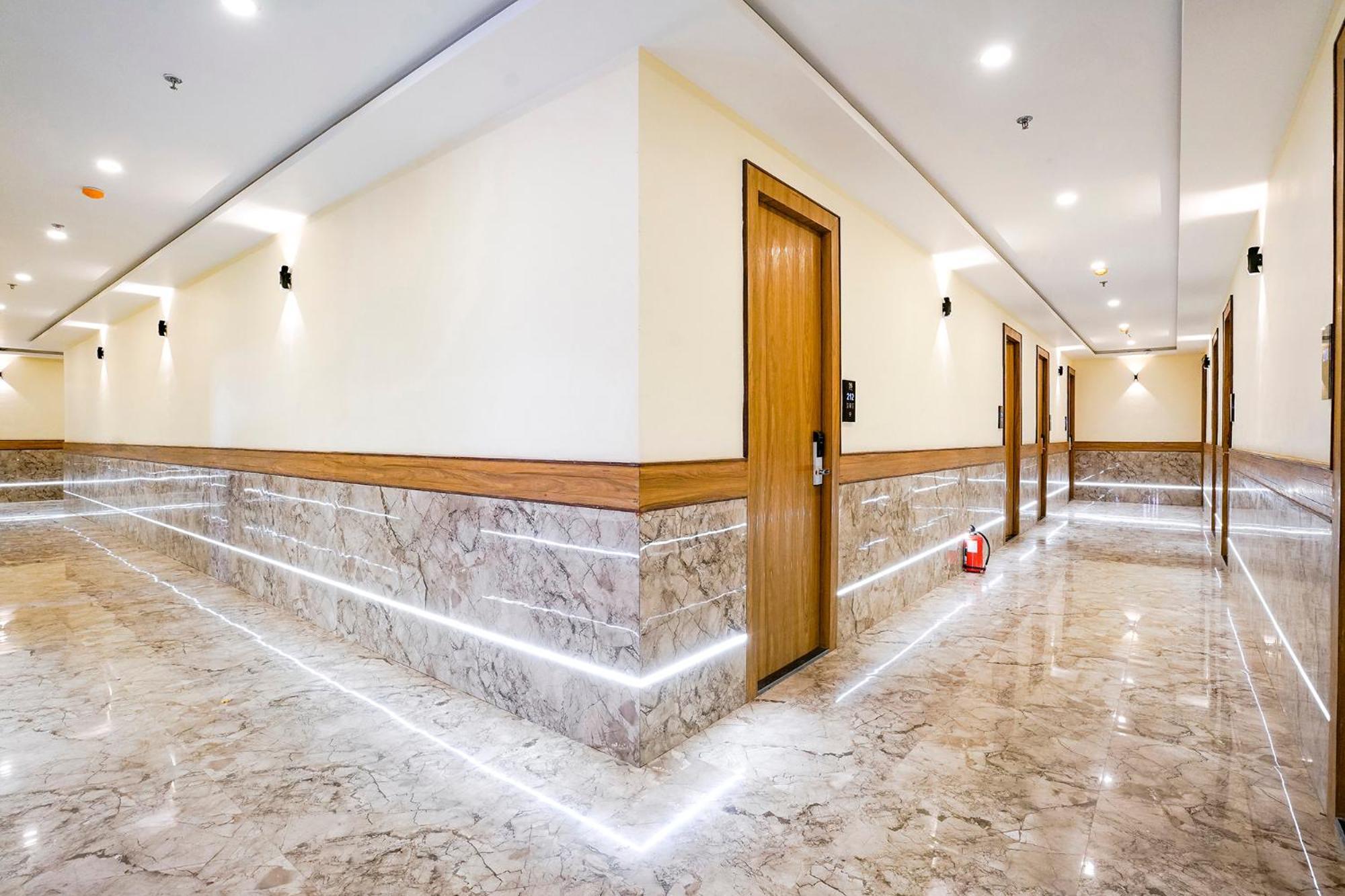 Fabhotel 7 Square - Nr Bkc มุมไบ ภายนอก รูปภาพ