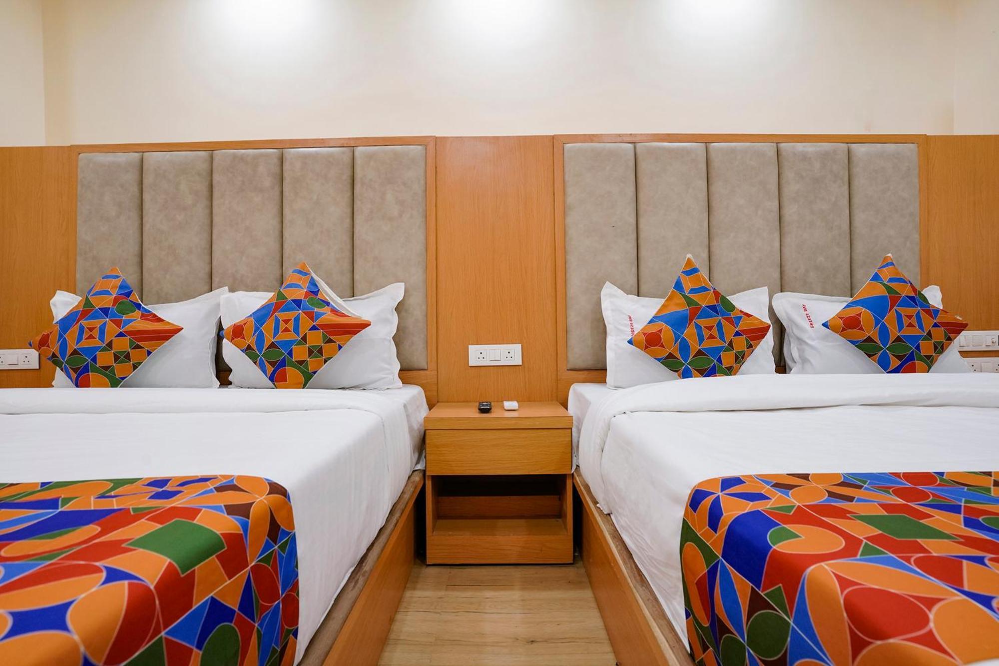 Fabhotel 7 Square - Nr Bkc มุมไบ ภายนอก รูปภาพ