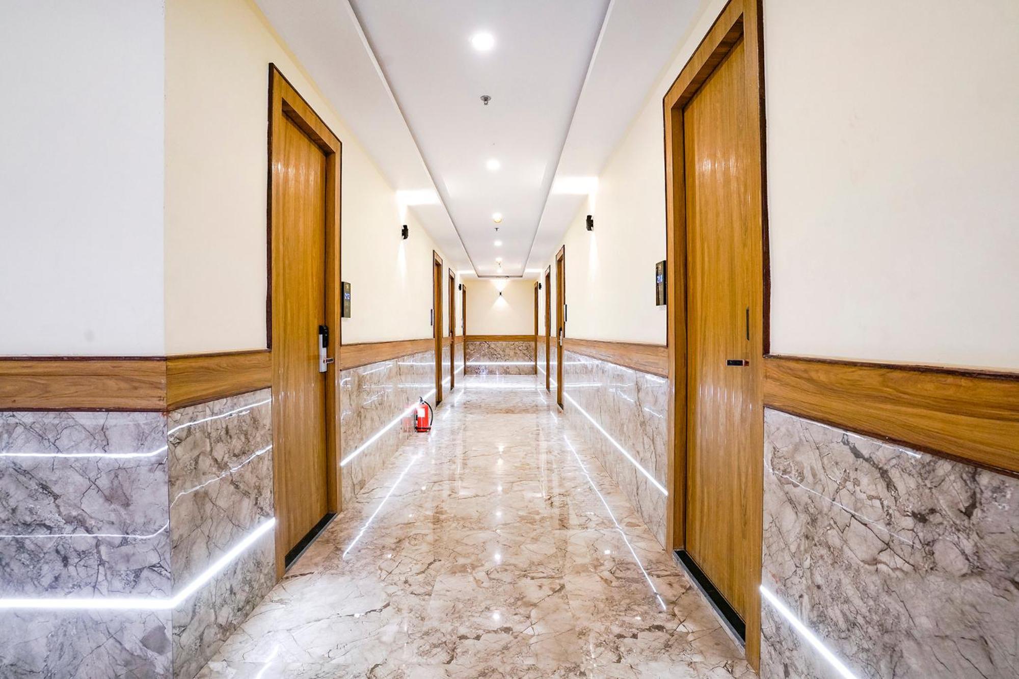Fabhotel 7 Square - Nr Bkc มุมไบ ภายนอก รูปภาพ